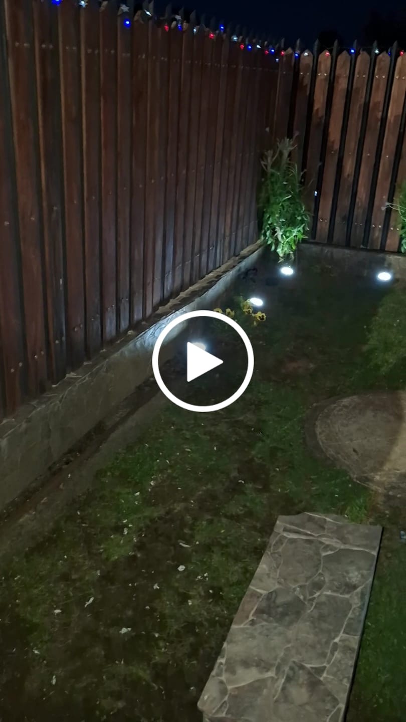Customer video review of Set de 4 Estacas Acero Inoxidable Solar - Luz Cálida o Fría / IP65