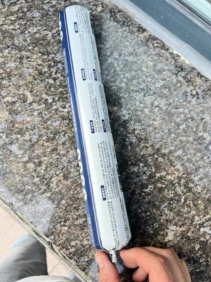 Customer photo review of High-Strength 9900 Structural Silicone Sealant – Outdoor Weatherproof Adhesive for Windows & Doors
