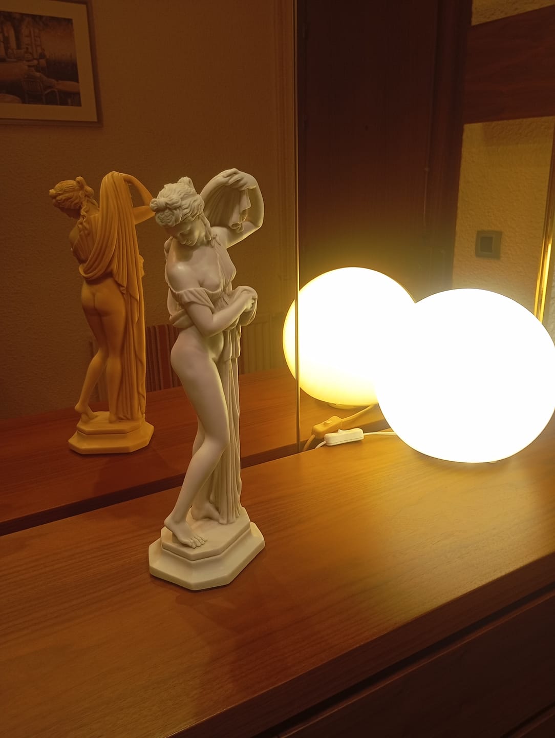 Customer photo review of Venere Afrodite Callipigia - Statua in Marmo 38 cm