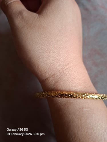 Customer photo review of Engraved Dots Bangle Bracelet