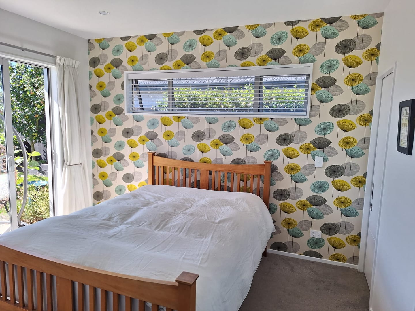 Customer photo review of Dandelion Clocks Wallpaper - Chaffinch