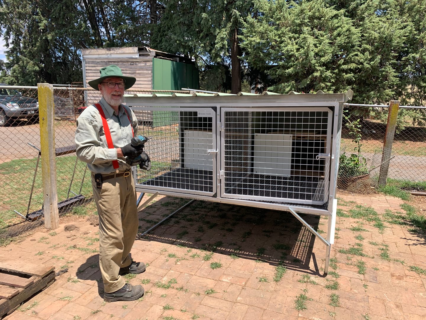 Customer photo review of Raised Safety Kennel