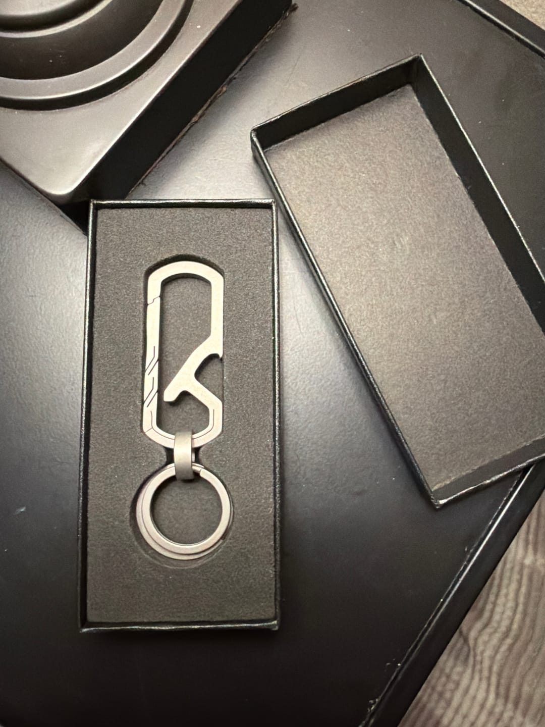 Customer photo review of 80Eighty® Titanium Keychain Clip