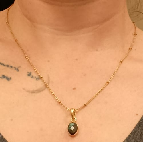 Customer photo review of שרשרת קמע לברדורייט אובלית