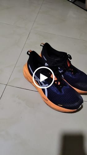 Customer video review of Asics Novablast 5 Lite Show Hombre Lite Show Orange Pop