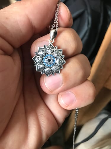 Customer photo review of Colar Prata Feminino Lótus