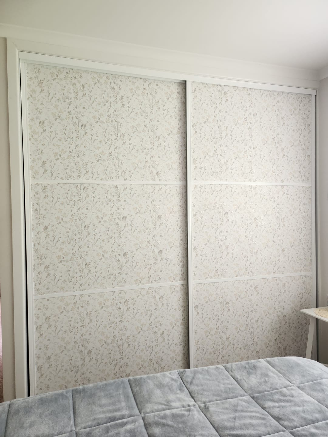 Customer photo review of Juni Scandinavian Wallpaper - Beige/White - Discontinuing