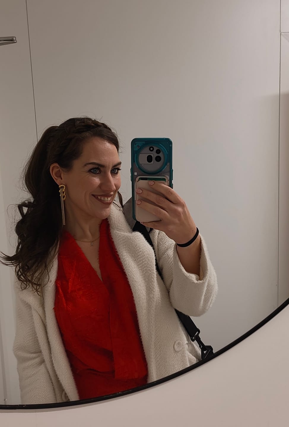 Customer photo review of Stranded Medium Wand Wave Clip-in Ponytail - Colour #8 Hazel Princess