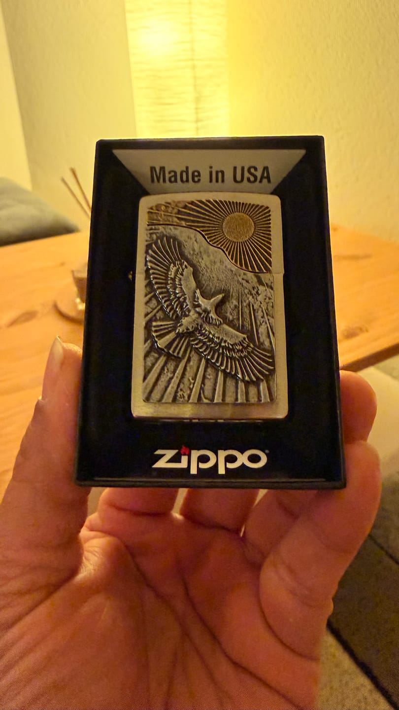 Customer photo review of Zippo Feuerzeug Eagle Sun Fly