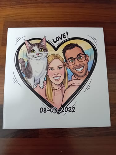 Customer photo review of Vrolijke Karikatuur Hart Tegel – Jouw Foto als Expressieve Karikatuur