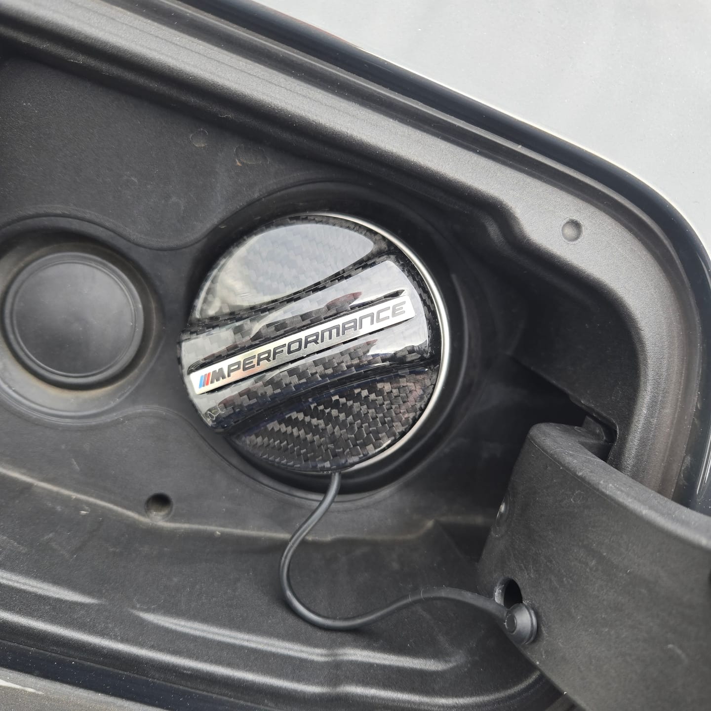 Customer photo review of BMW M CARBON FIBRE FUEL CAP