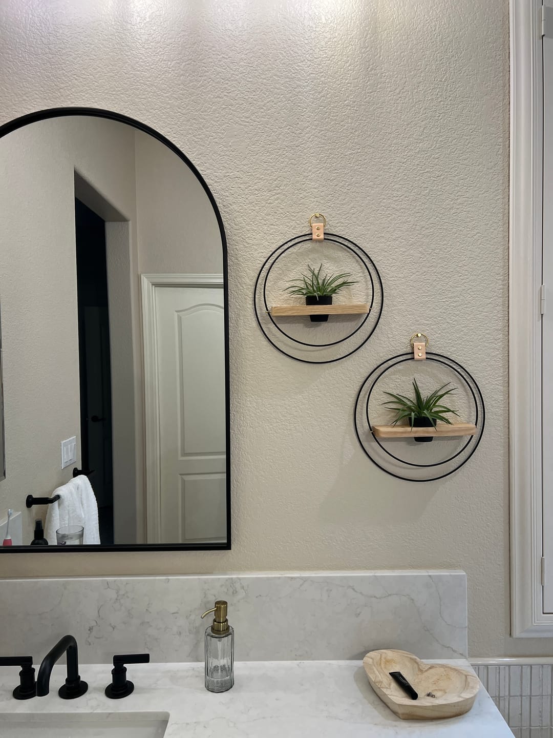 Customer photo review of Air Plant Shelf + Pot Duo