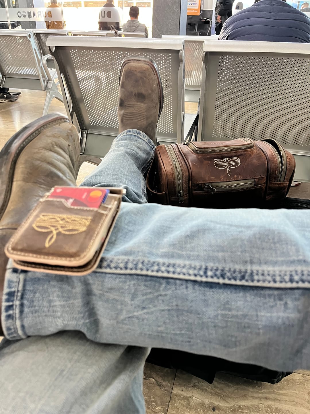 Customer photo review of Billetera de clip Cesar café vaquero ringle beige