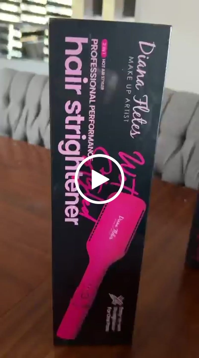 Customer video review of Plancha 2 en 1 Diana Fletes Para Cabello Húmedo y Seco.