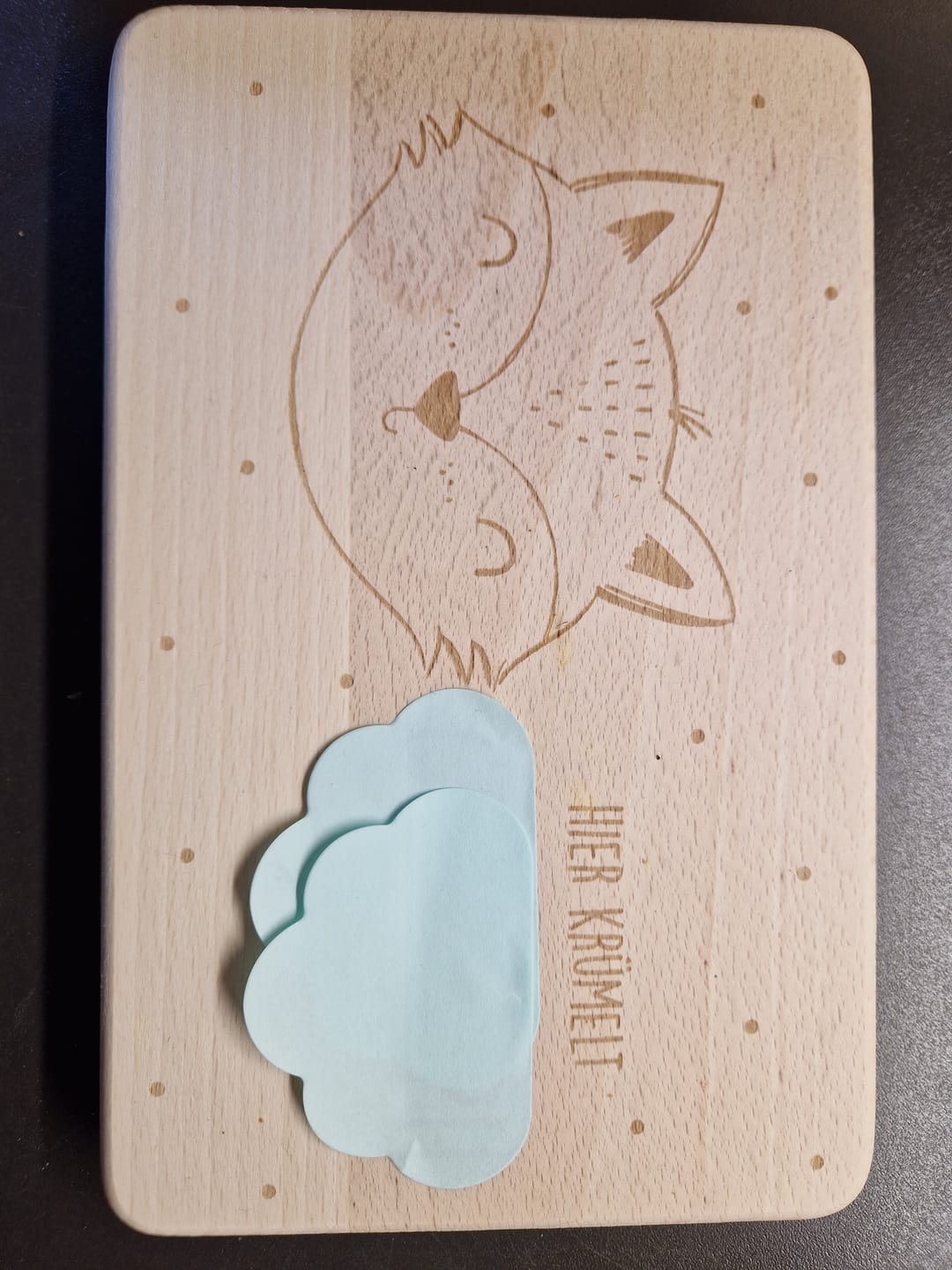 Customer photo review of Frühstücksbrettchen Holz personalisiert Fröhlicher Fuchs