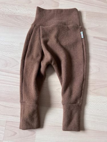 Customer photo review of Upcycling Kaschmir Mitwachshose Schokolade