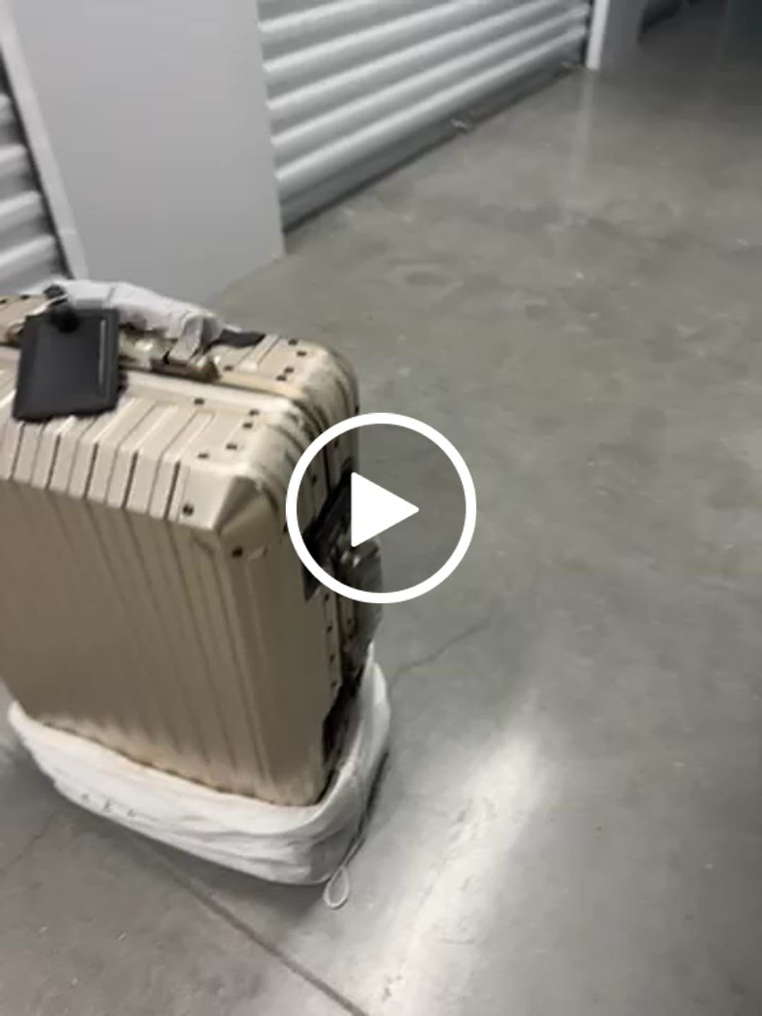 Customer video review of TREVA Aluminum Suitcase Champagne