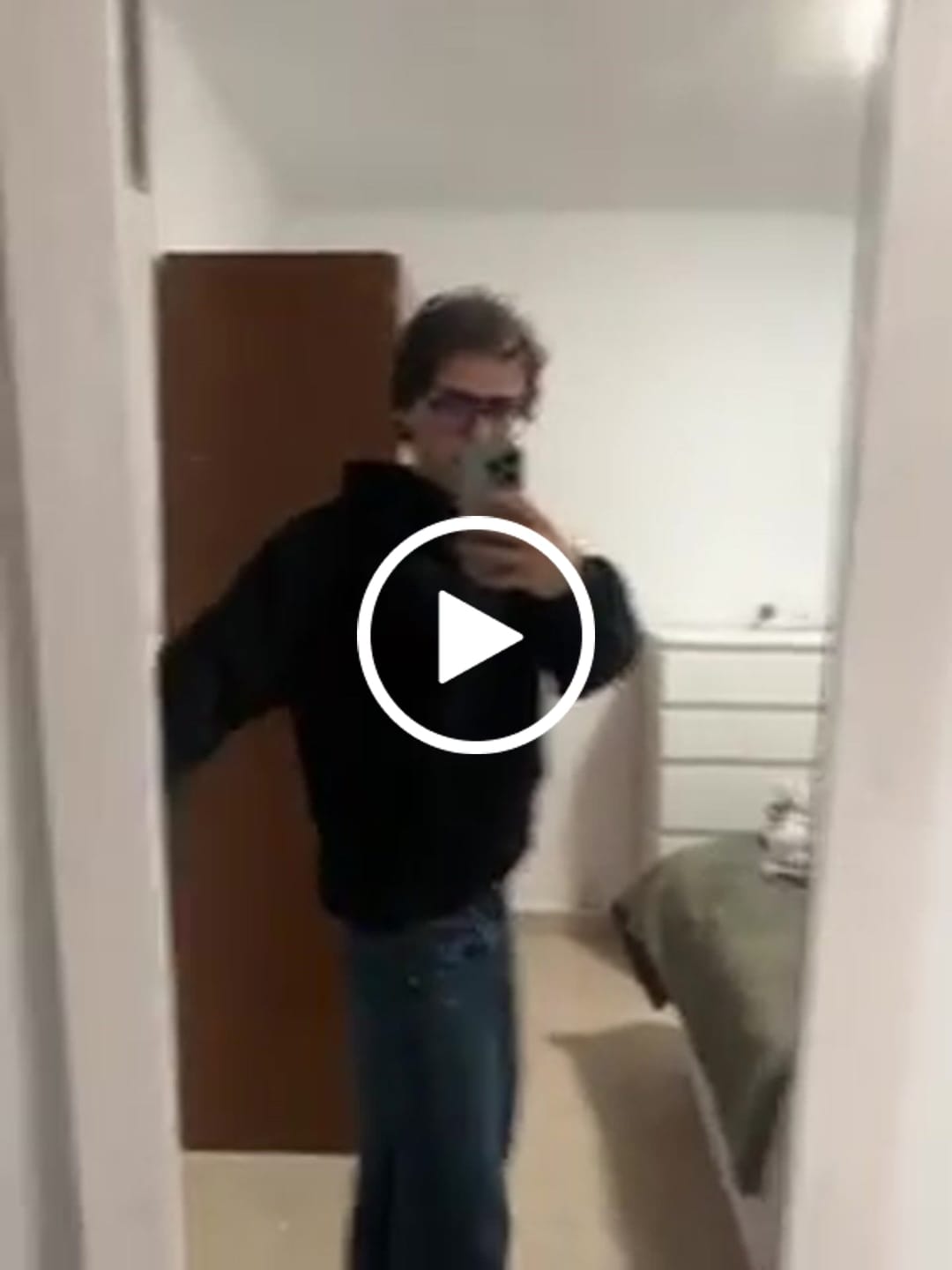 Customer video review of Hoodie Cropped Blanks 500GSM Black