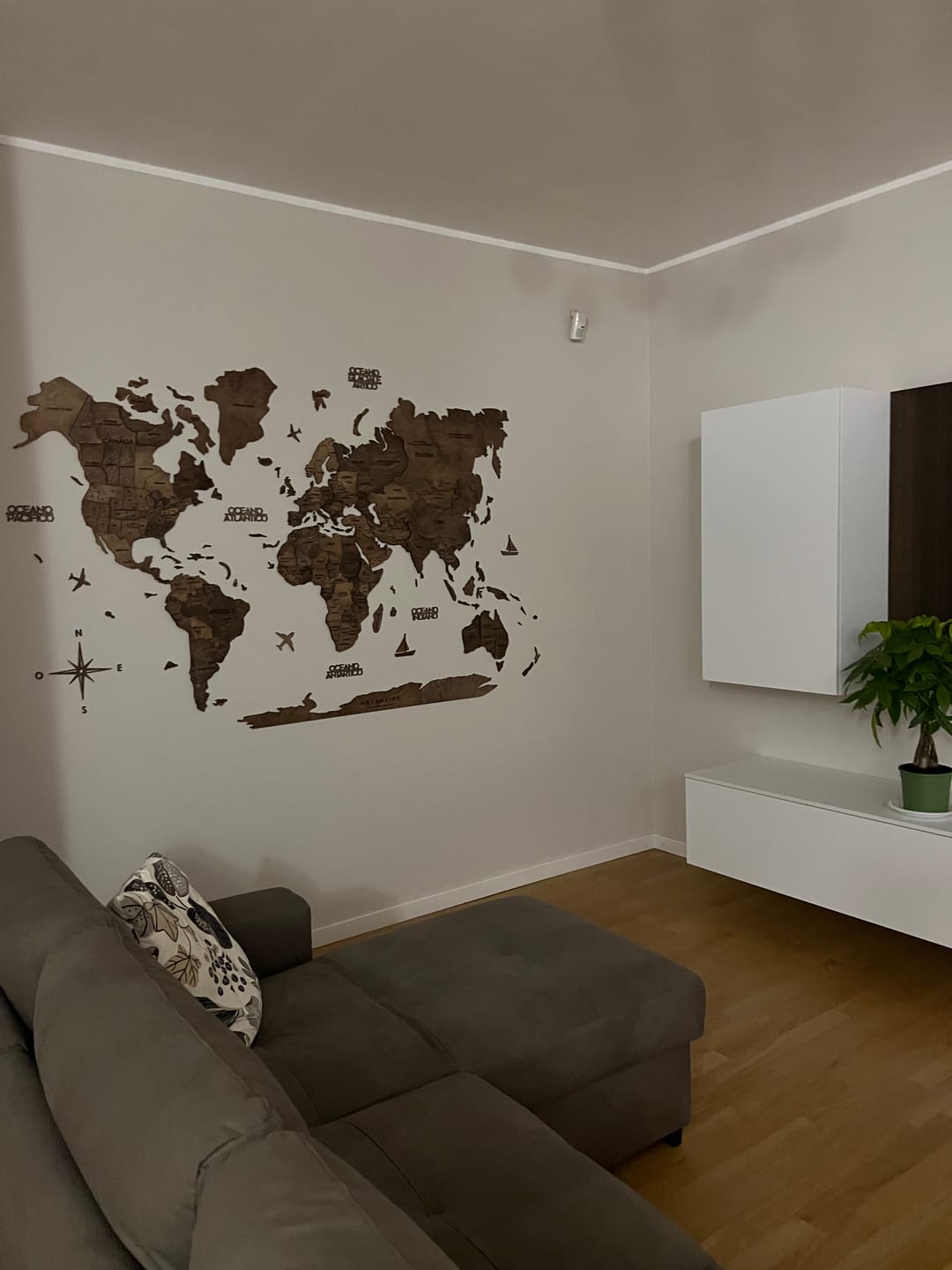 Customer photo review of 3D Wooden World Map Dark Walnut