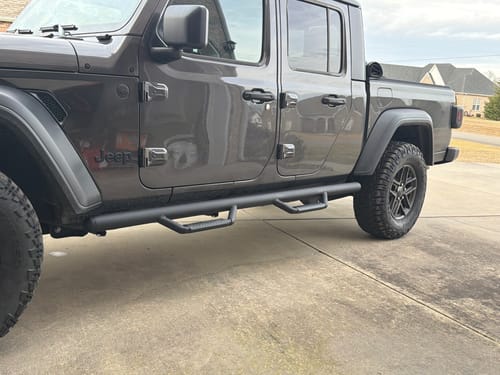 Customer photo review of Rough Country RCJ1980TB Nerf Steps | Cab Length | Crew Cab | Jeep Gladiator JT 4WD (2020-2025)