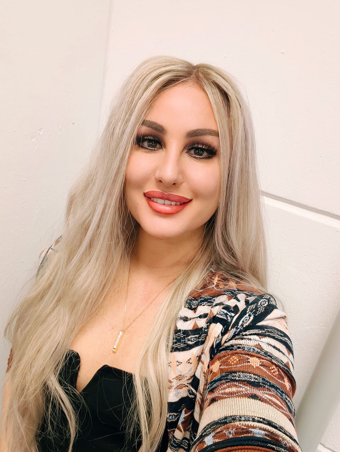 Customer photo review of Kelsey Ice Blondie