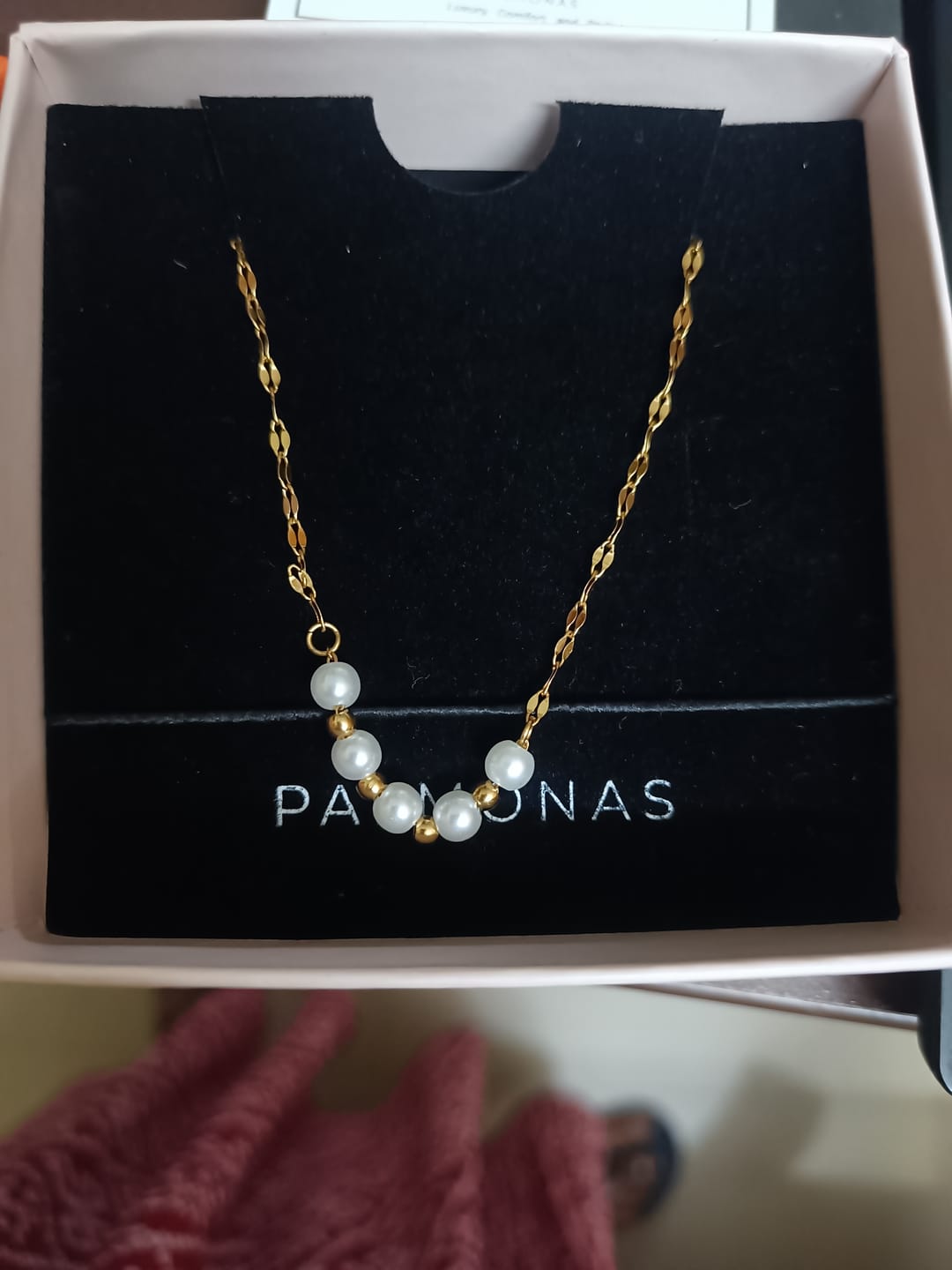 Customer photo review of Pearl Lip Chain Necklace