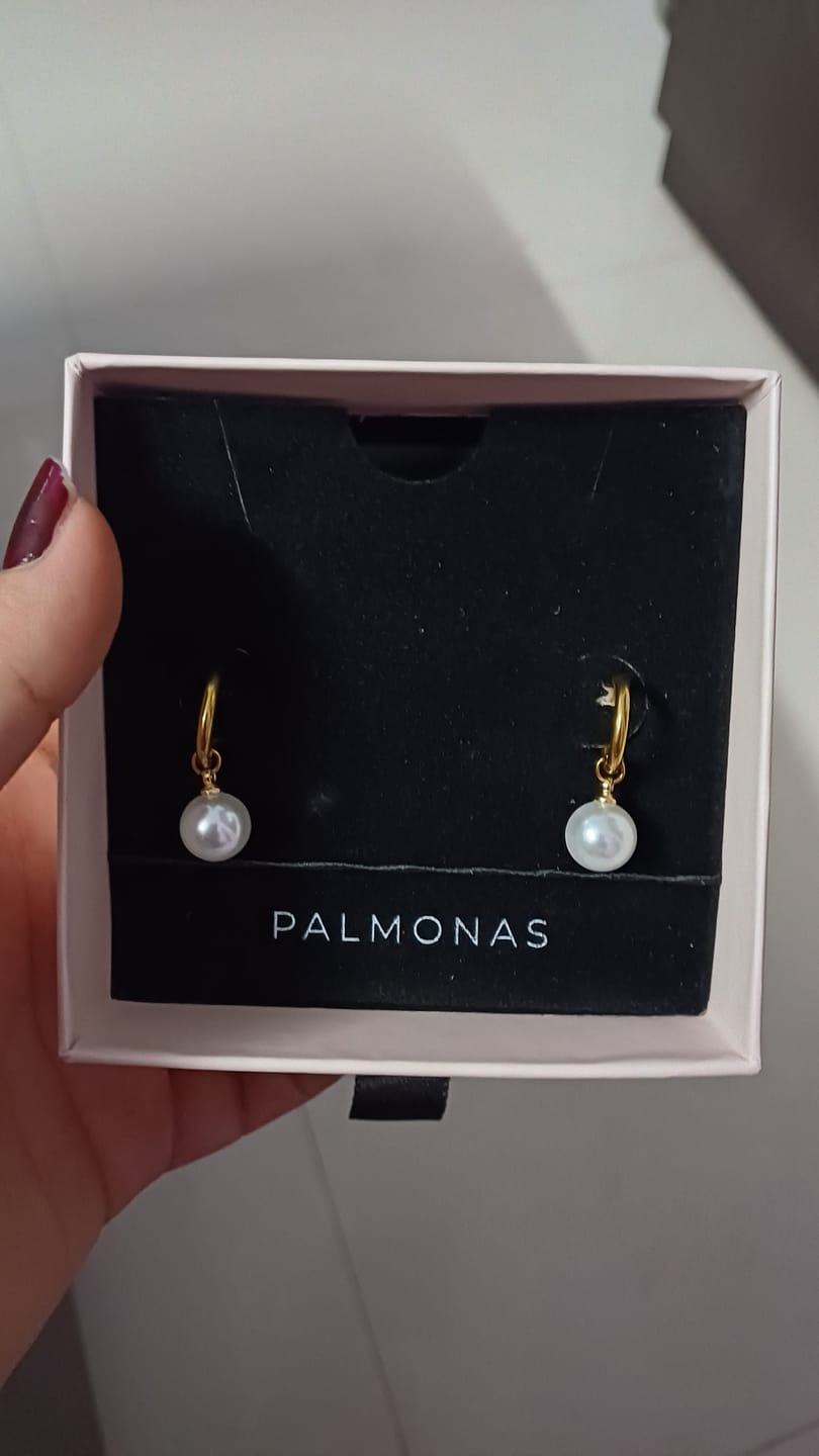 Customer photo review of Single Pearl Drop Earrings