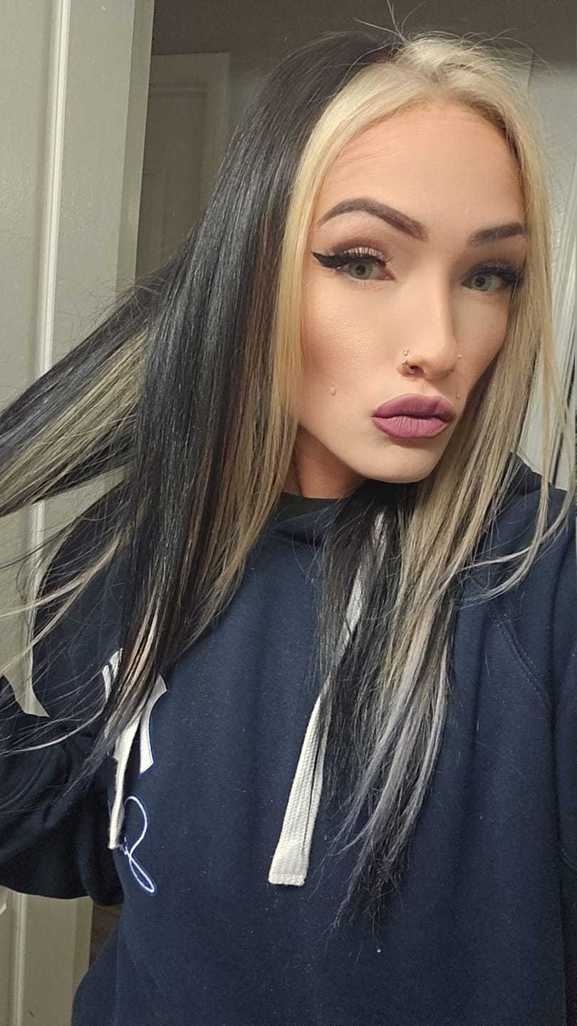 Customer photo review of Perla Light Green Prescription Colored Contact Lenses
