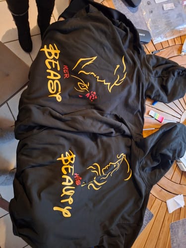 Customer photo review of Her Beast - Cuddle Hoodie Unisex ENG.***