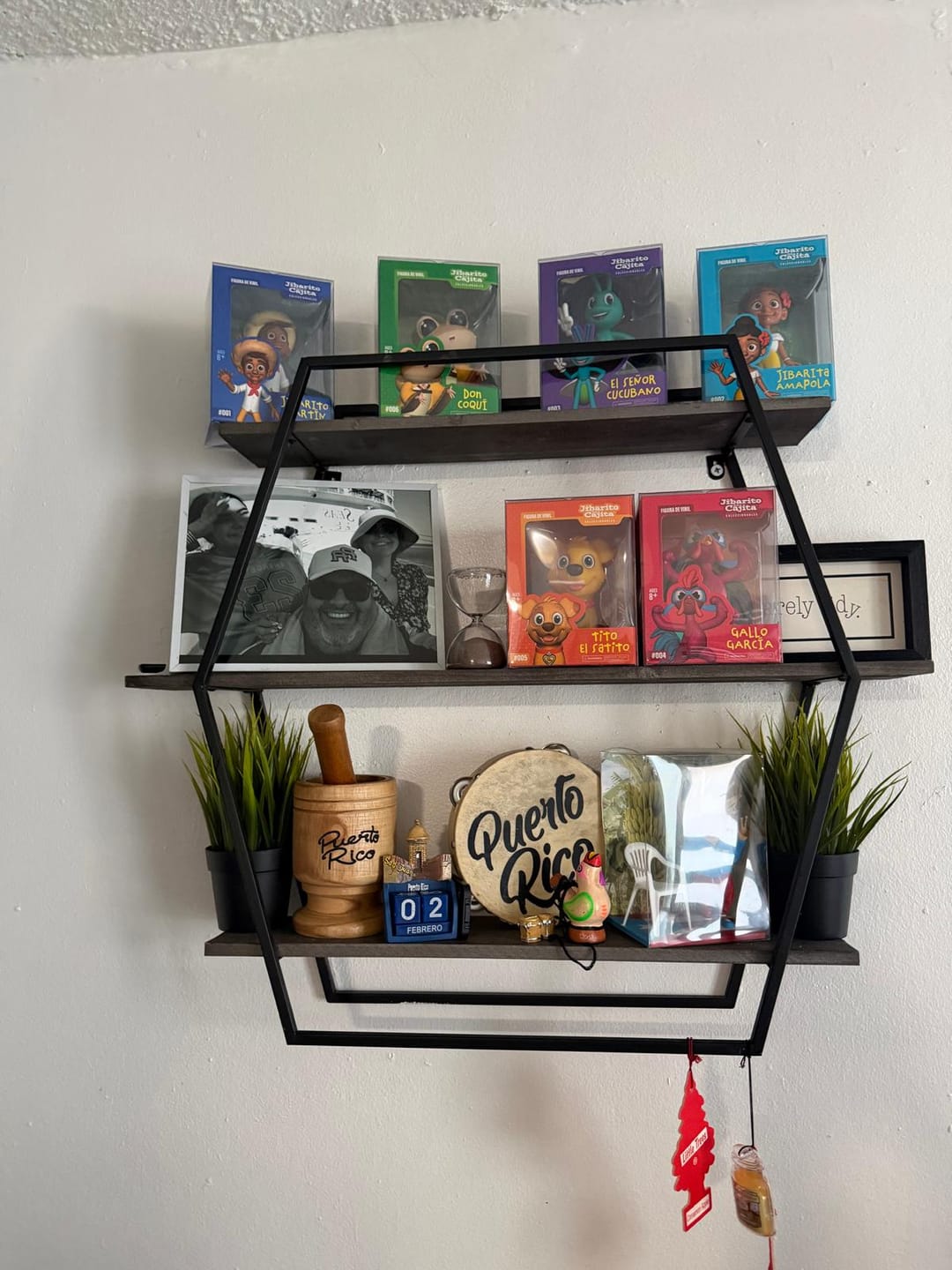 Customer photo review of Tito El Satito | Figura de Vinil Coleccionable
