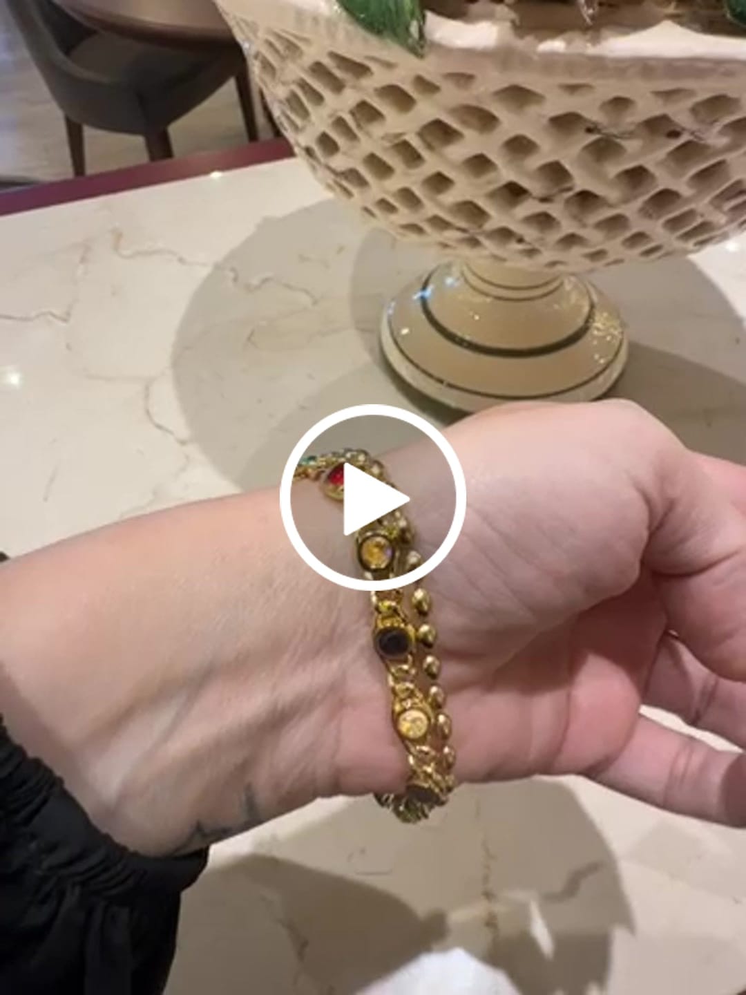 Customer video review of Pulseira Chloé Banhado em Ouro 18k