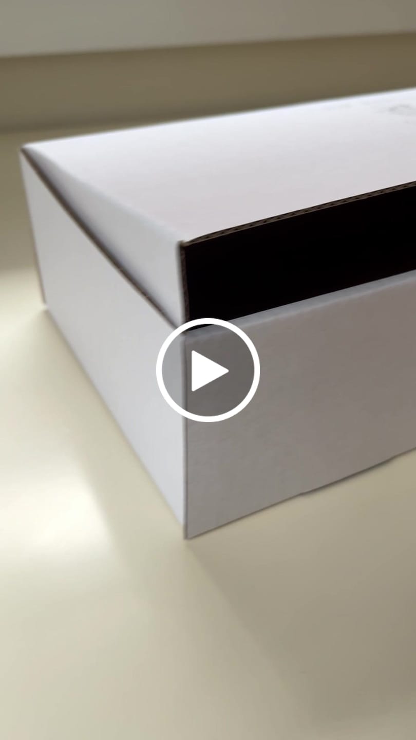 Customer video review of 220 x 160 x 77mm A5 Die cut White Mailing Box B38