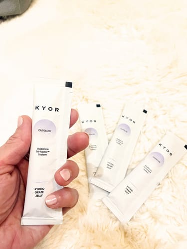 Customer photo review of OUTGLOW - Radiance Tri-Factor™ Jelly
