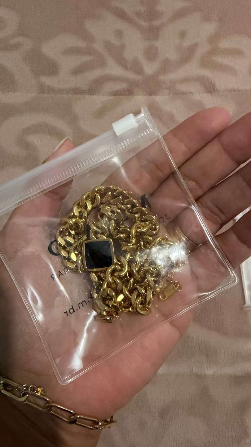 Customer photo review of Colar Corrente Pedra Onix Quadrada Banhado em Ouro 18K