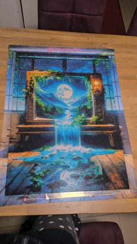 Customer photo review of 5D Diamond Painting – Das Fenster zur Mondlandschaft