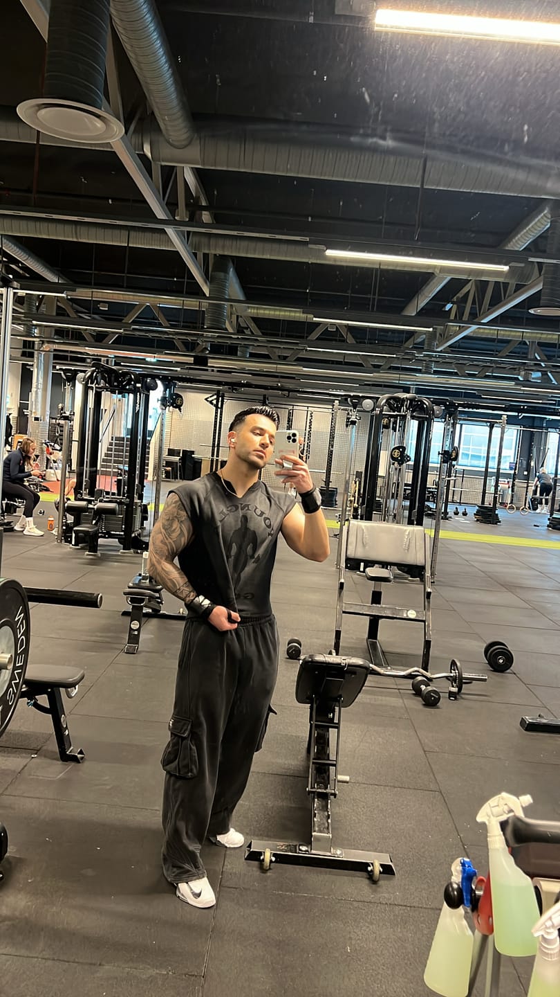 Customer photo review of 2087 - Stud Sweats