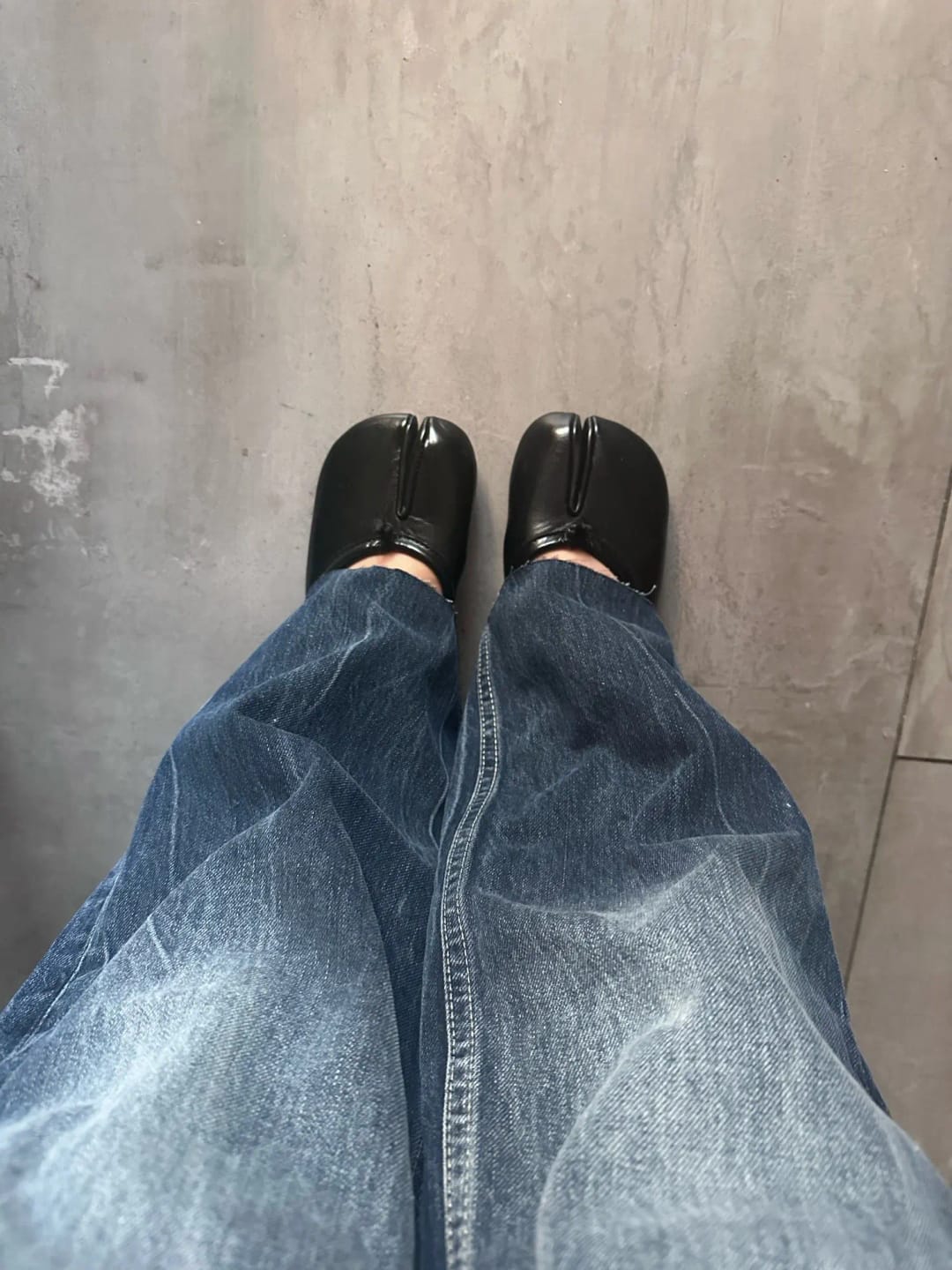 Customer photo review of Elizabeth Split Toe Ballet Flats