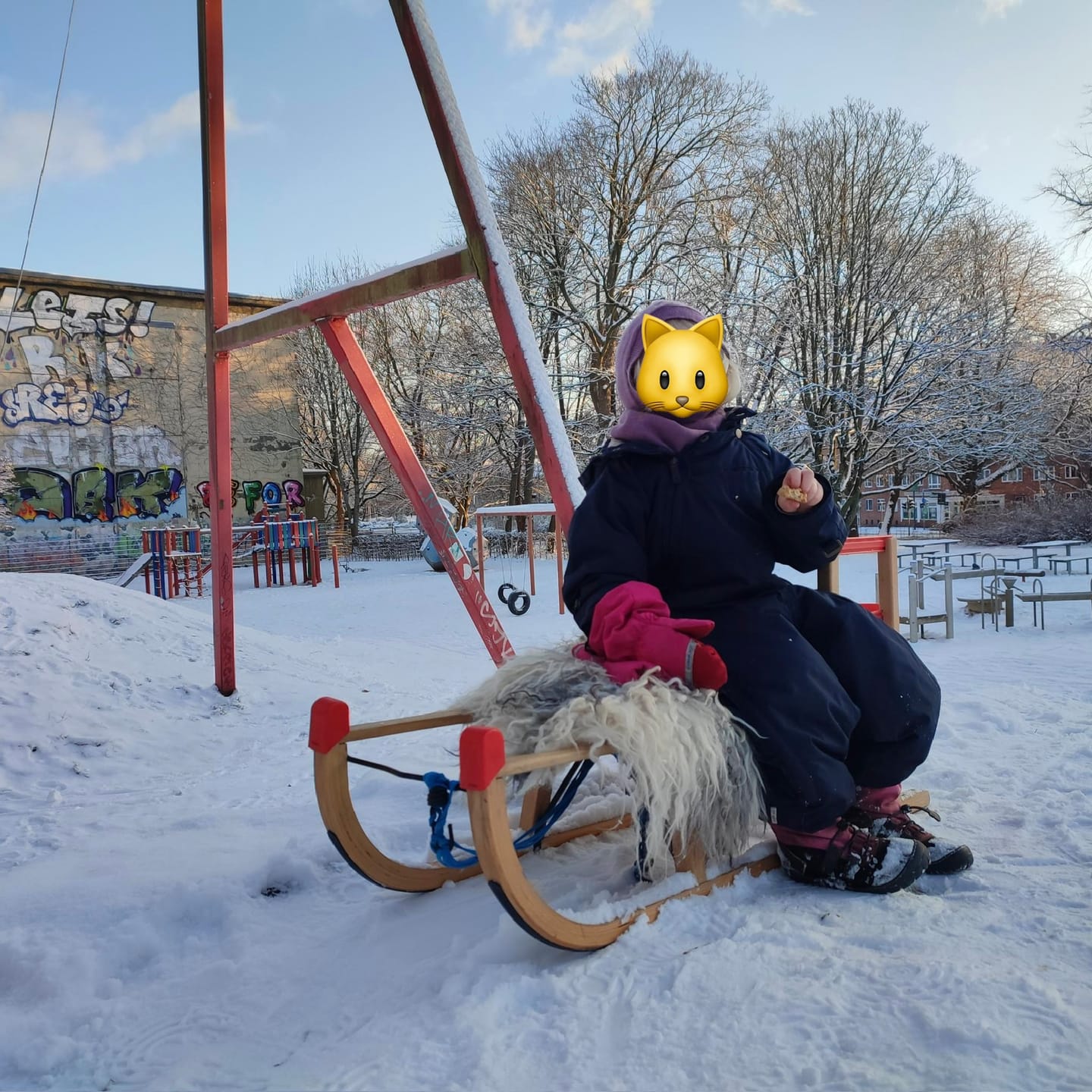 Customer photo review of Upcycling Kaschmir Kapuzenschal Rot