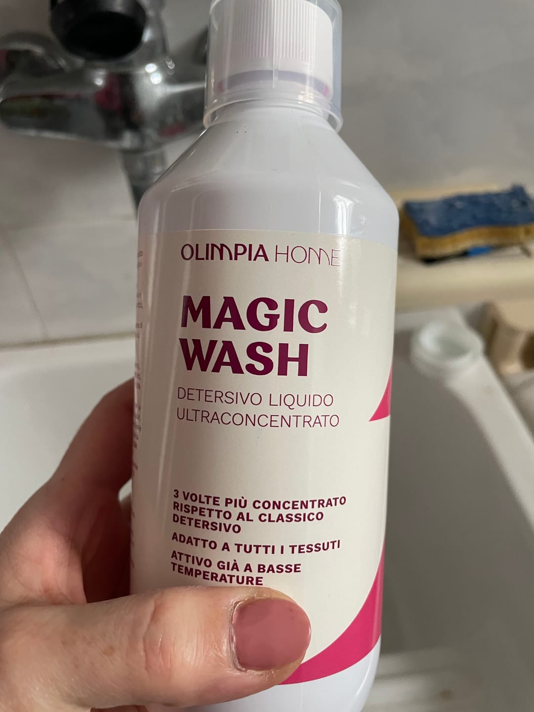 Customer photo review of Magic Wash Liquido - Il Detersivo Professionale per un Bucato Perfetto