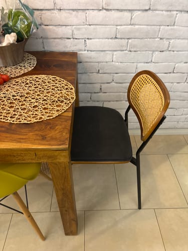 Customer photo review of ALESUND - Lot de 2 chaises de salle à manger en rotin et suédine noir