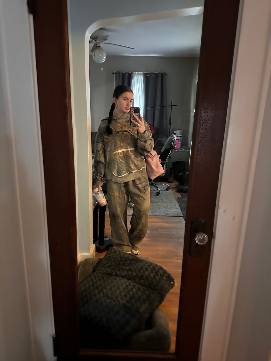 Customer photo review of 2052 - Gold's Iron Legacy Heritage Sweats