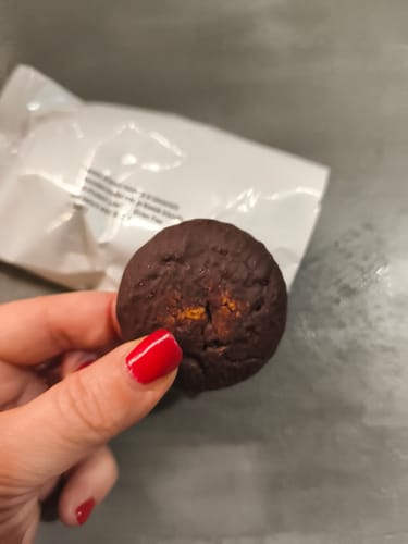 Customer photo review of Biscotti proteici Nuvole ricoperti di cioccolato e arancia