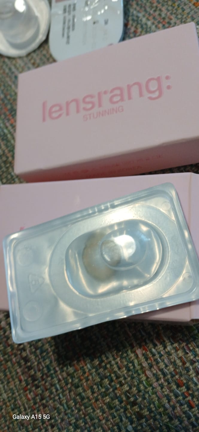 Customer photo review of Lensrang 1-Month Stunning Brown (2 Pack)