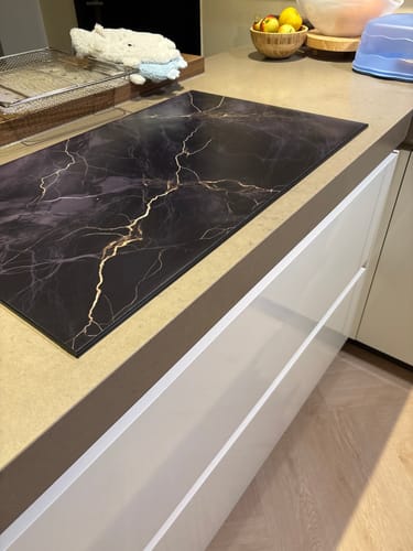 Customer photo review of Inductiebeschermer - Marmer - Natuurlijk - Textuur - Zwart