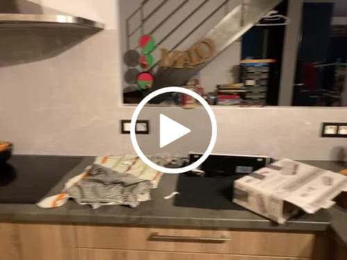 Customer video review of Panneau Mural SPC Gris Aspect Haut Brillant - Anti Rayure