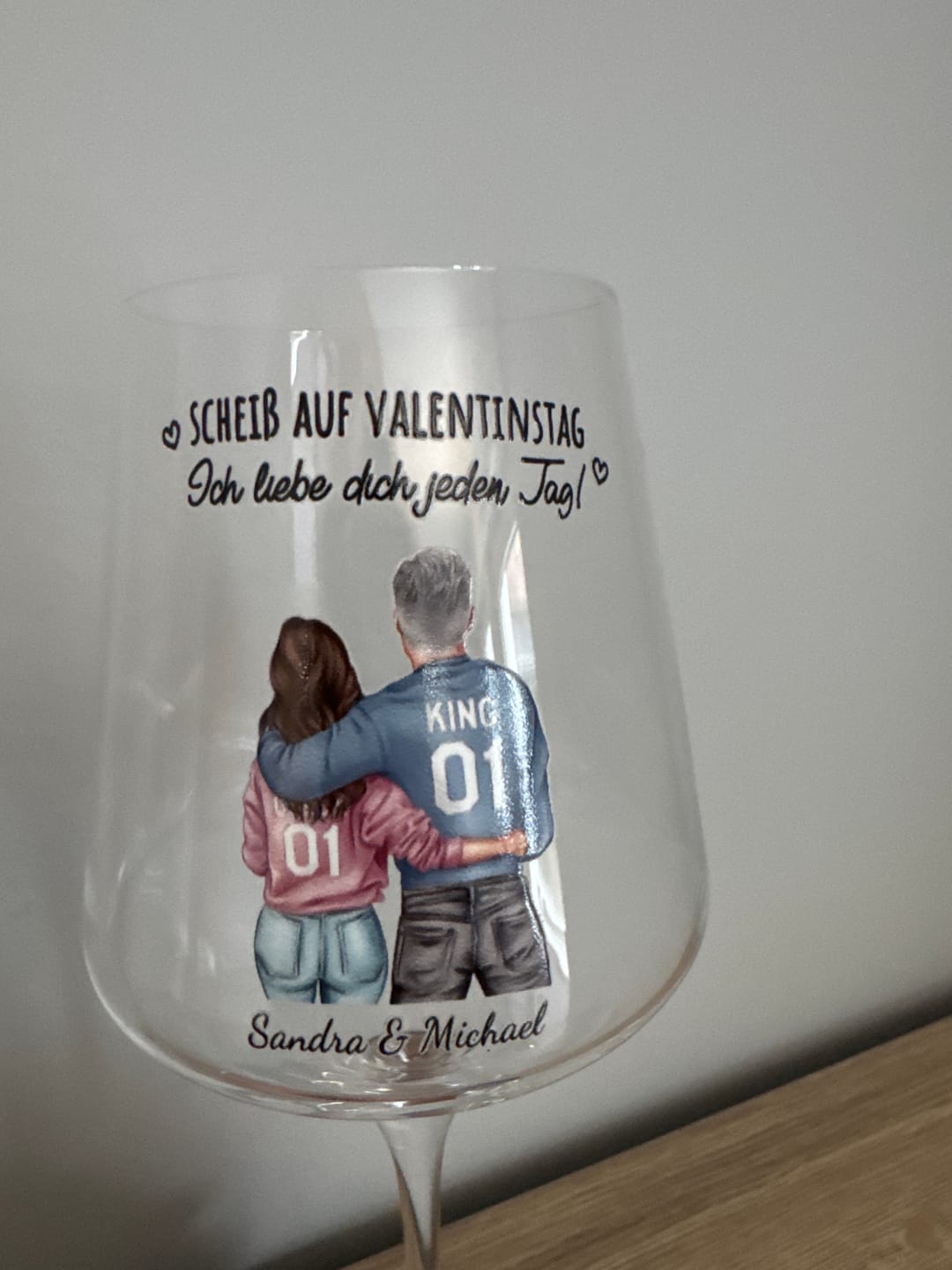 Customer photo review of Jeden Tag - Personalisiertes Weinglas für Paare zum Valentinstag