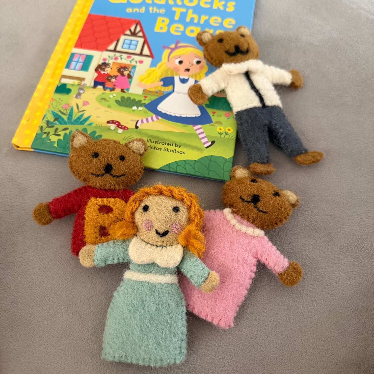 Customer photo review of Goldilocks and the Three Bears, Finger Puppet Set
