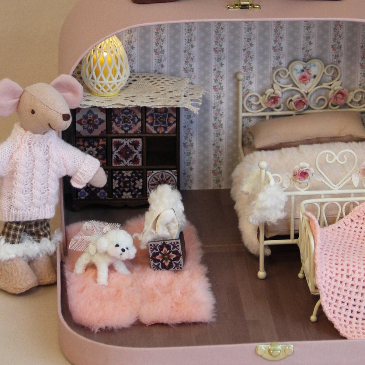Customer photo review of Portable Dollhouse Carry Case