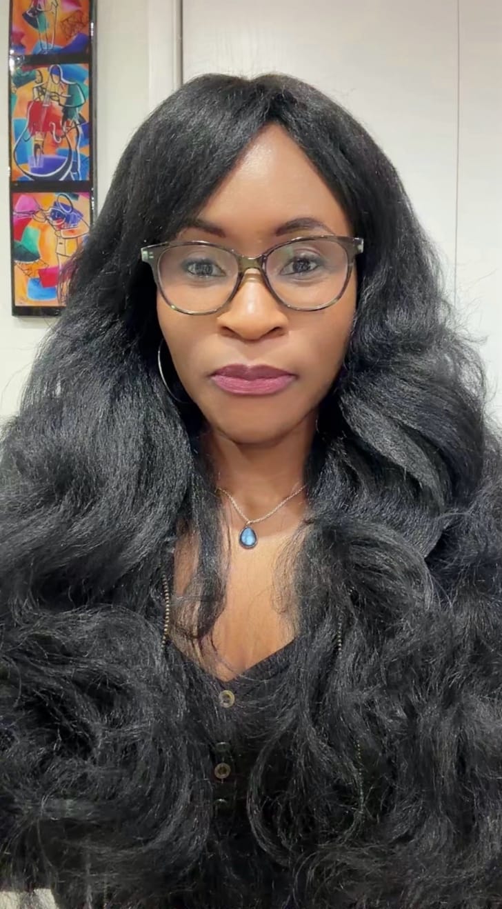 Customer photo review of Shake N Go Snatched Full Wig - ELARA