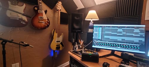 Customer photo review of TuneBomb 10W Portable, Rechargeable Practice Mini Amp – For Guitar & Bass